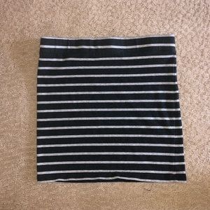 🔘Soft striped pencil skirt